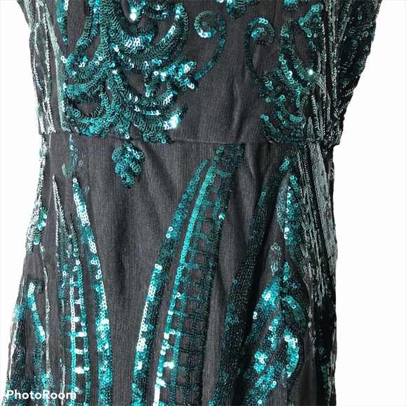 SALE Gorgeous Sequin Gown - Picture 5 of 9